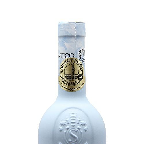 冷やして青くなったら飲みごろです！ マッソ アンティコ プリミティー